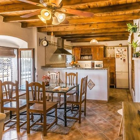 Pet Friendly Home In Hornachuelos With Kitchen Zewnętrze zdjęcie