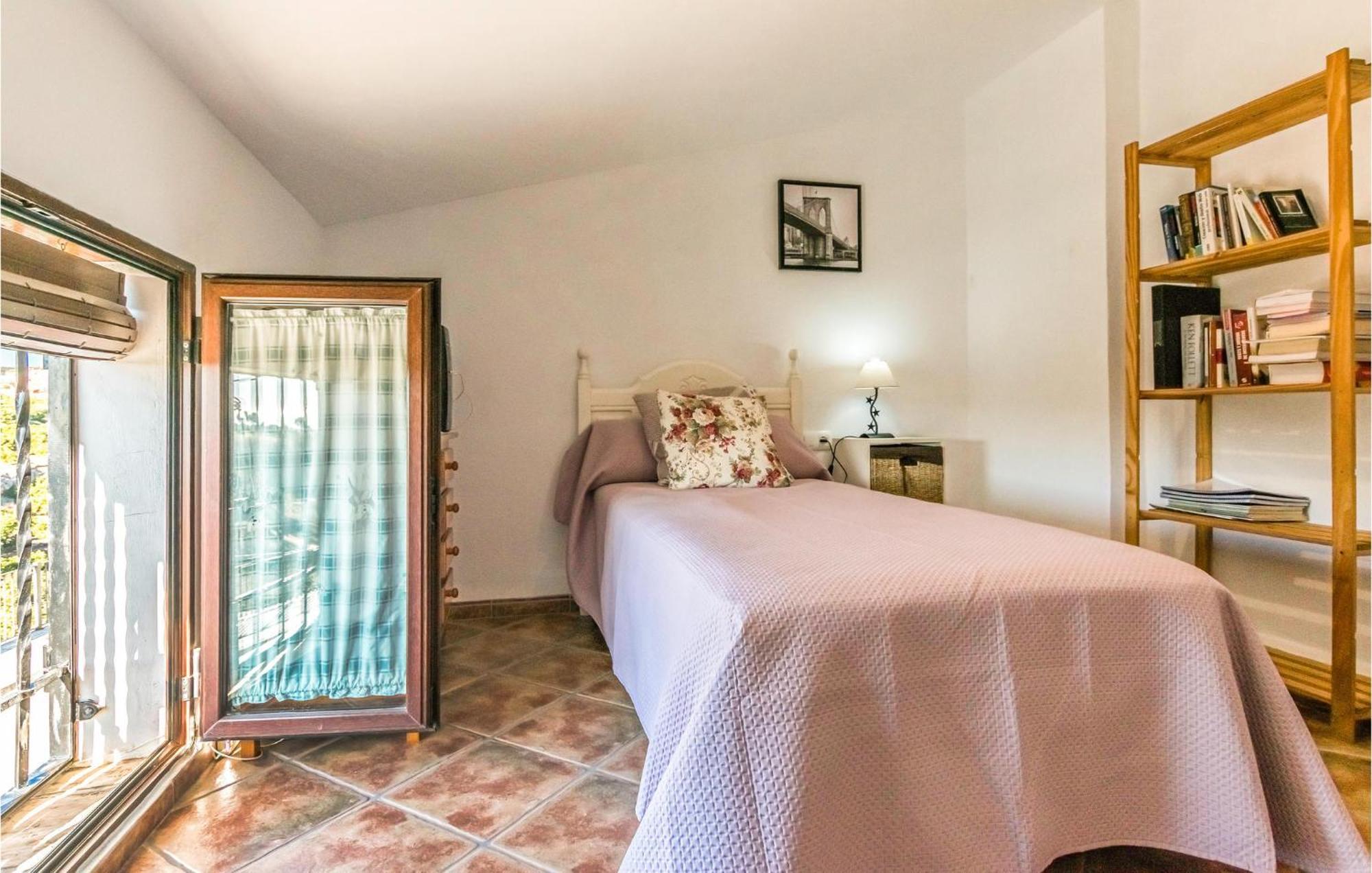 Pet Friendly Home In Hornachuelos With Kitchen Zewnętrze zdjęcie